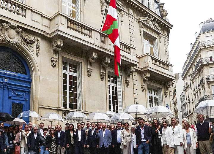 El PNV estrena su palacete de París: "Es un acto de justicia y memoria"