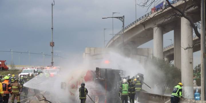 Pipa que explotó en Iztapalapa golpeó dos veces muros de contención: Fiscalía de CDMX reveló su ruta antes del accidente