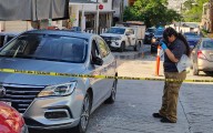 Balean 4 vehículos en la colonia Genaro Vázquez en Monterrey; Fiscalía investiga
