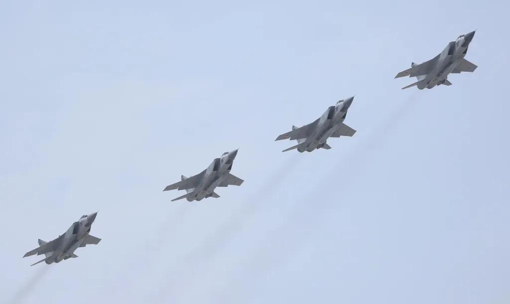 Cazas rusos violan espacio aéreo estonio y obligan a patrulla aérea de OTAN a intervenir