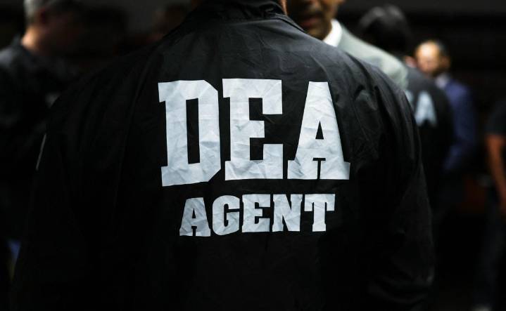 DEA presume operación contra el Cártel de Sinaloa; reporta 617 detenidos y toneladas de droga incautada en una semana