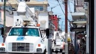 Vecinos del centro bloquearon calles por suspensión de trabajos de CFE