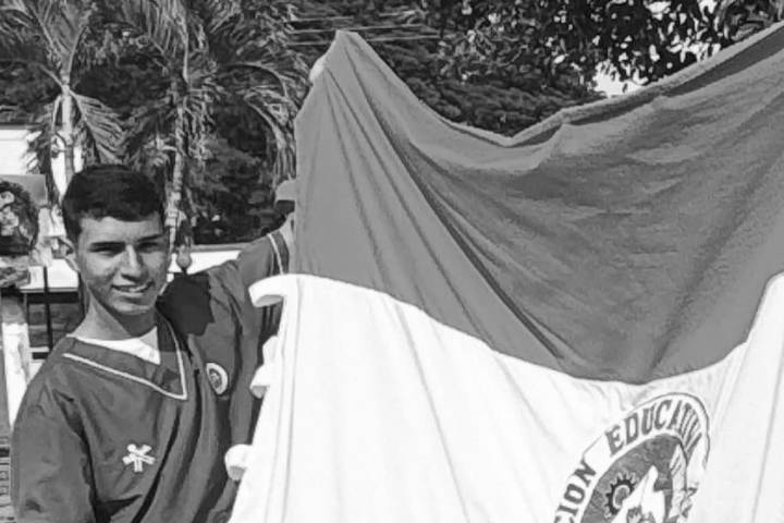 Escalofriante ataque: asesinan a estudiante de grado 11 frente a su casa