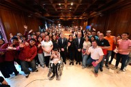 El gobernador Zamora y el jefe de Gabinete, recibieron a estudiantes de siete departamentos