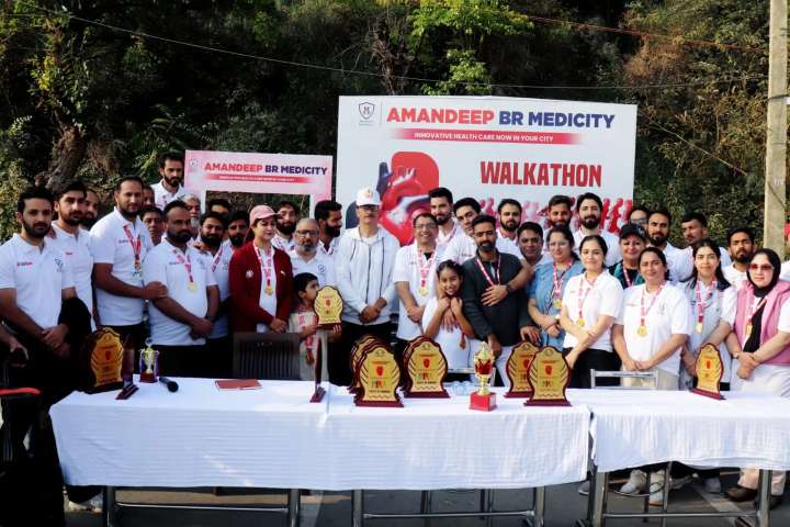 Amandeep BR Medicity organises Walkathon on World Heart Day in Srinagar
