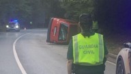 Se queda dormido y vuelca en una carretera del Valle del Baztán