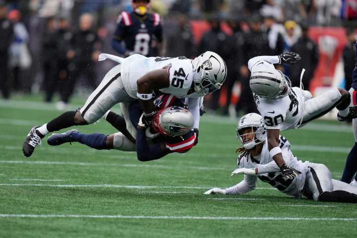 Drake Maye doesn’t have the answers in Patriots’ Week 1 loss to Las Vegas Raiders