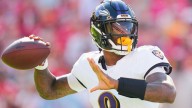 Baltimore Ravens QB Lamar Jackson exits with hamstring injury