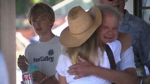 Altadena Town and Country Club hosts grand re-opening celebration 8 months after Eaton Fire