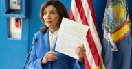 Hochul to let NY pharmacists prescribe COVID vaccines amid federal policy shift