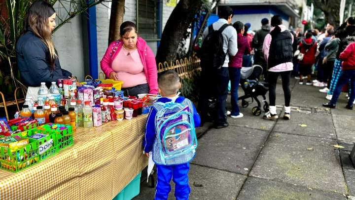 Menú escolar vs. comida chatarra: el contraste en primarias de la CDMX