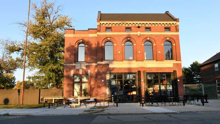 Detroit wine bar honored with national award