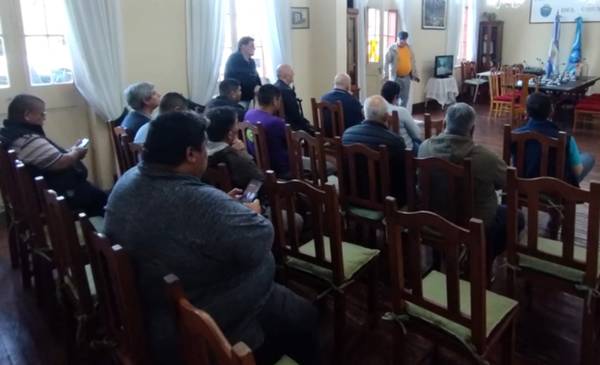 Consejo Deliberante de Gaiman retrocede en aumento de tarifas tras reclamo de asociación de taxistas