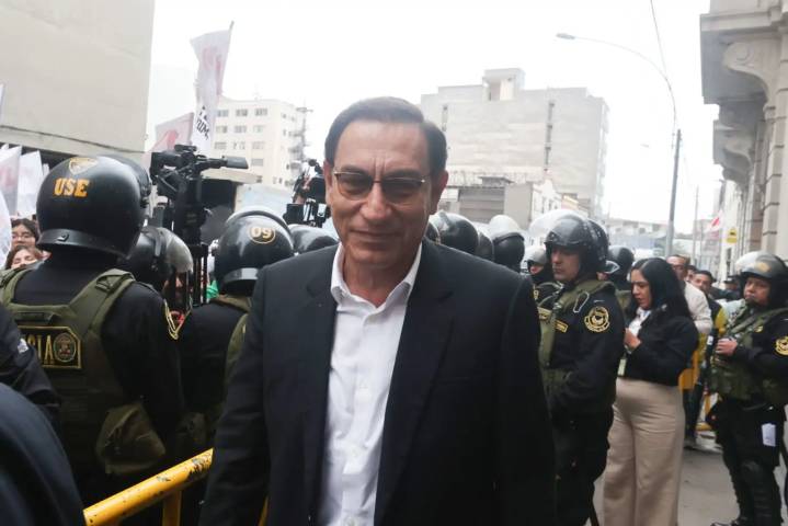 Martín Vizcarra sale en libertad en cumplimiento de mandato judicial