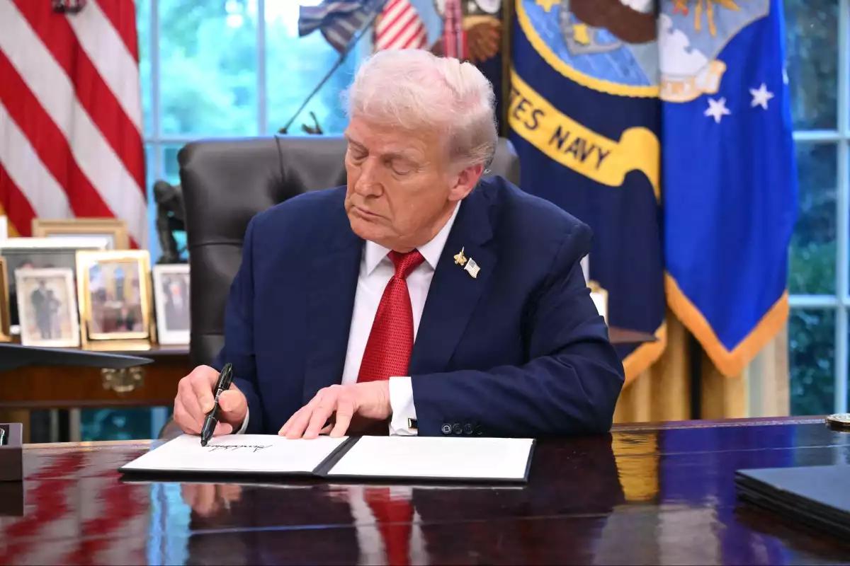 Donald Trump anuncia aranceles del 100 por ciento a medicamentos; ¿afectará a México?