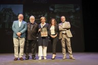 «Descubrí el esplendor del teatro y me di cuenta de que aquí había un libro»