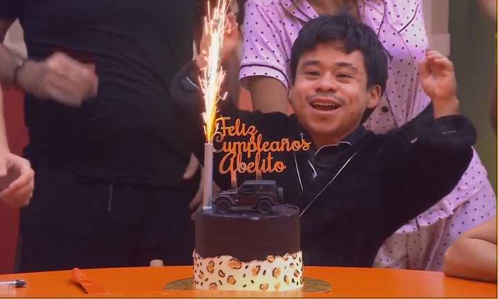 Abelito festejó su cumpleaños en La Casa de los Famosos México con show musical, carne asada y fuegos artificiales