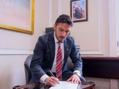 Renunció Juan Carlos Florián a Ministerio de Igualdad