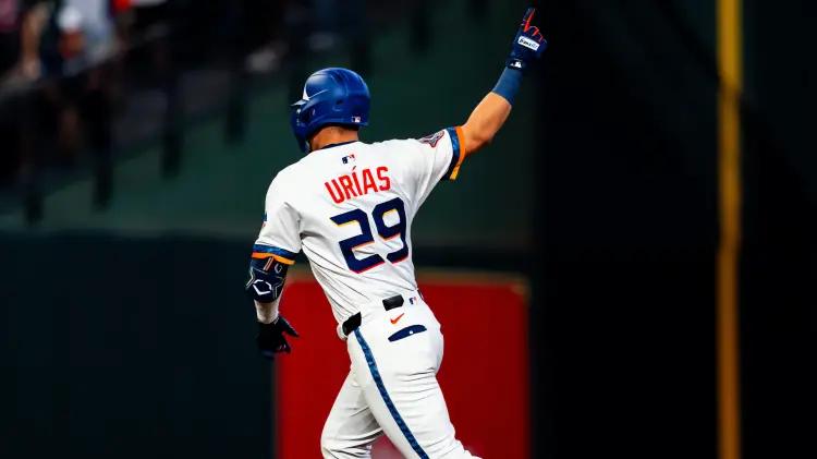 Astros aplastan a Angelinos con ofensiva implacable y García brillante