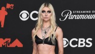 Gossip Girl’s Taylor Momsen Wears Ab-Baring Outfit from Her Music Video to MTV VMAs 2025 