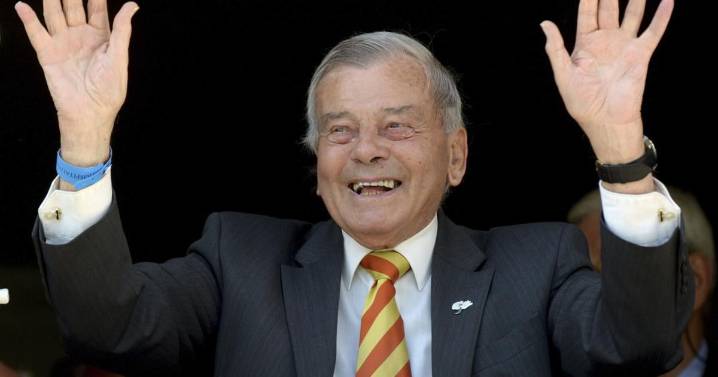 'Dickie' Bird, charismatic former cricket umpire, dies at age 92