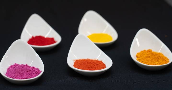 Doritos and Cheetos colored with veggies? Here's a look