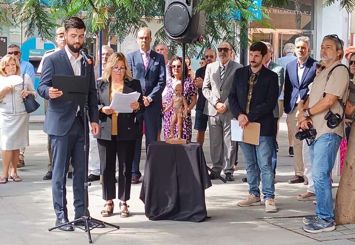 Un celebración muy especial: los descendientes de Reding presencia en Málaga por primera vez su homenaje