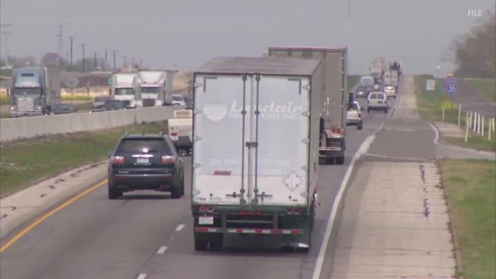 Texas suspends certain commercial driver licenses after federal rule change