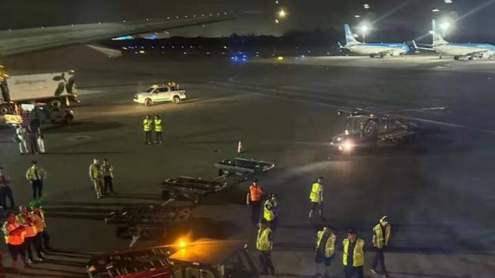 Llegaron a Ezeiza los 10 argentinos deportados de Estados Unidos por Trump