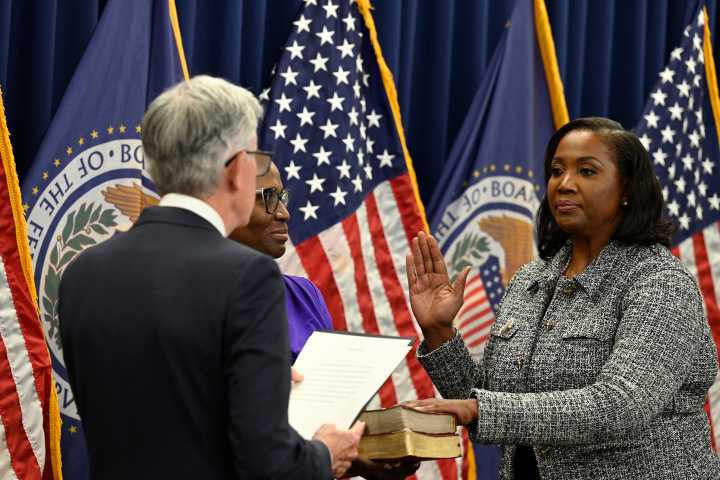 Trump administration asks appeals court to remove Lisa Cook before interest rate vote
