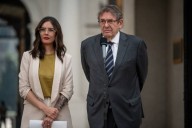 Gazmuri debuta como presidente del directorio de TVN y el Ejecutivo defiende su nombramiento