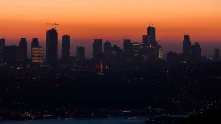 La ciudad de Florida que lleva más de un año a oscuras: aún no puede recuperar las luces tras un huracán