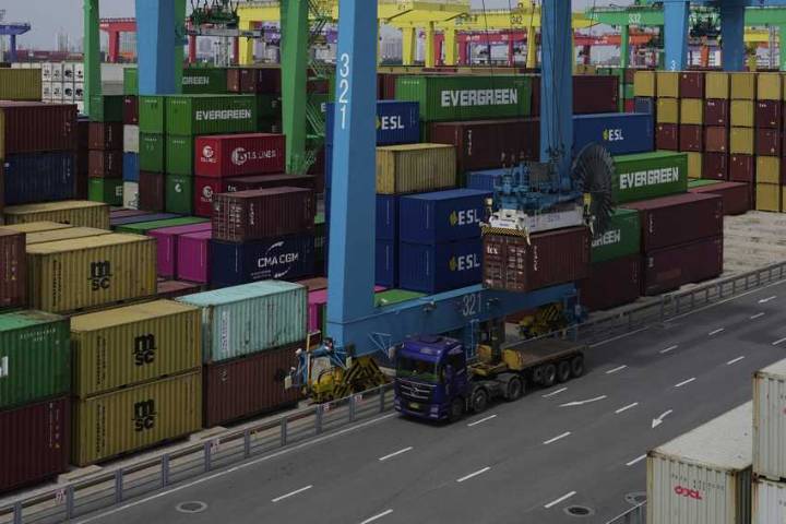 China export growth slows amid us trade tensions