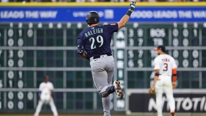 Raleigh eclipses Griffey Jr. with latest record