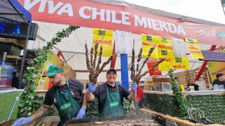Con ofertas de "dos por uno" y "productos a mil": Conoce cómo será el cierre de las fondas del Parque O'Higgins