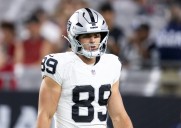 Deadspin | Raiders TE Brock Bowers (knee) returns to practice