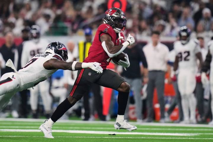 Baker Mayfield and Rachaad White rally Bucs to 20