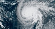 Humberto es ya huracán categoría 5 mientras surge depresión que podría afectar a EE.UU.