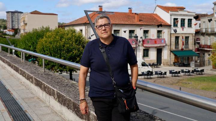 «Me llevo a mi madre y mi tía, encamadas, por el ruido de tres bares en Ribadavia»