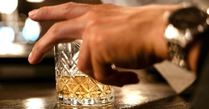 Alerta sobre los graves riesgos del consumo de licor adulterado tras la tragedia en Barranquilla