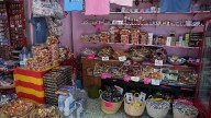 Tiendas de regalos en Zaragoza donde comprar productos típicos: de las frutas de Aragón al adoquín del Pilar