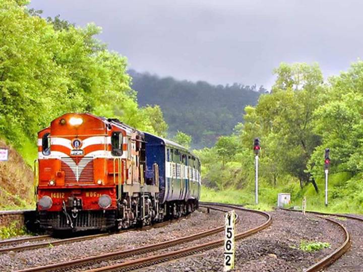 Cabinet clears 78-day, Rs 1,865 crore productivity bonus for 10.9 lakh railway staff