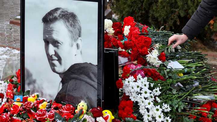 Alexey Navalny’s widow says lab results show her husband was poisoned