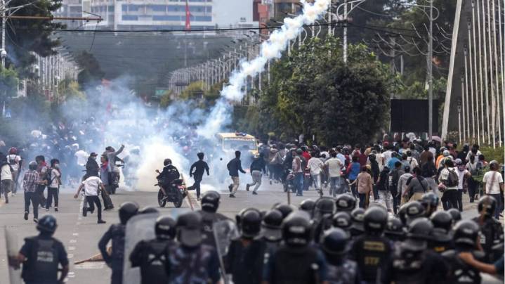 La furia juvenil en Nepal evoca el estallido chileno de 2019