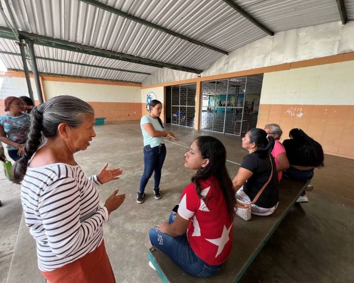 Padres de la escuela «Inés Bárcenas de Mota» denuncian eliminación de cupos