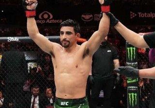 Jesús Aguilar de la UFC cierra su restaurante tras extorsiones en Ensenada