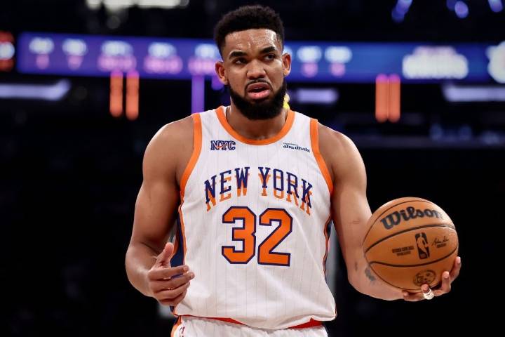 “RIP”: Karl-Anthony Towns Mourns With Boxing World After Ex-World Champion’s Sudden Demise Knicks superstar Karl-Anthony Towns has sent a heartfelt tribute to Ricky Hatton after the former world champ