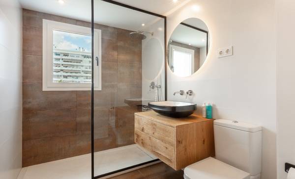 Chau mamparas: la nueva tendencia en la construcción de duchas