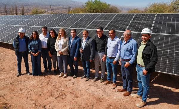 Quintela inauguró un nuevo parque solar en San Blas de Los Sauces