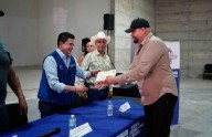 Entregan más de 550 mil pesos a emprendedores de Camargo